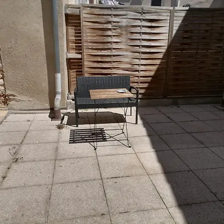公寓 Jacuzzi Terrasse Centre 纳博讷